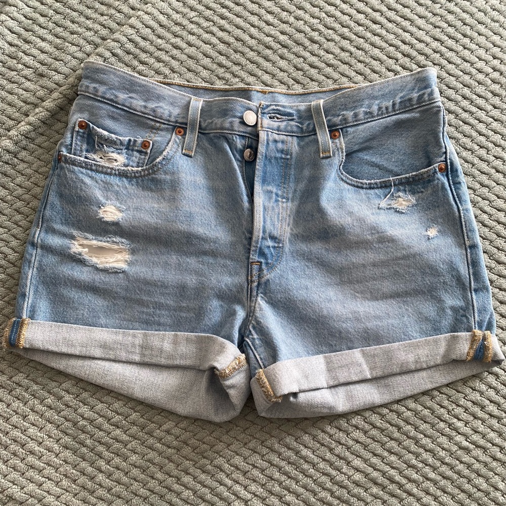 Women’s Levi’s 501 Button-Fly Distressed Jean Short